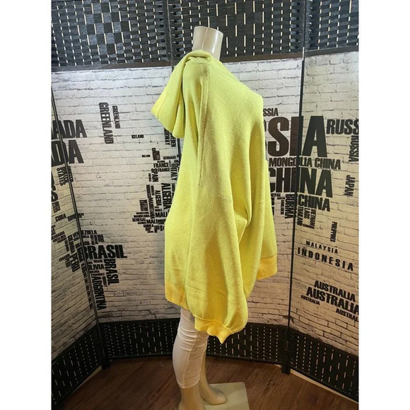 Lovesick Torrid Plus 6 Yellow Heart Long Sleeve Hoodie Sweater & Short Set - Picture 5 of 9